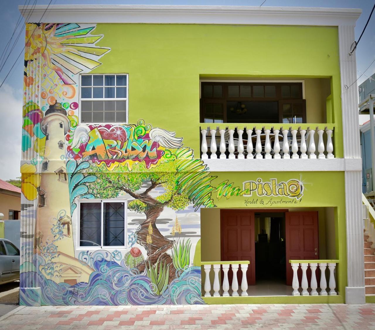 Pista Q Hostel And Apartments Oranjestad Kültér fotó